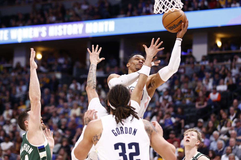 也吸引了众 也吸引了众